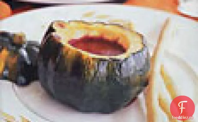 Supă de sfeclă în dovlecei de ghindă prăjită