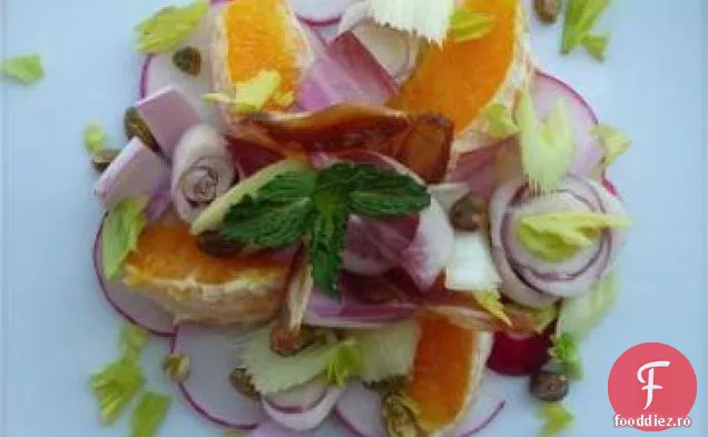 Salată belgiană de andive, portocale și curmale