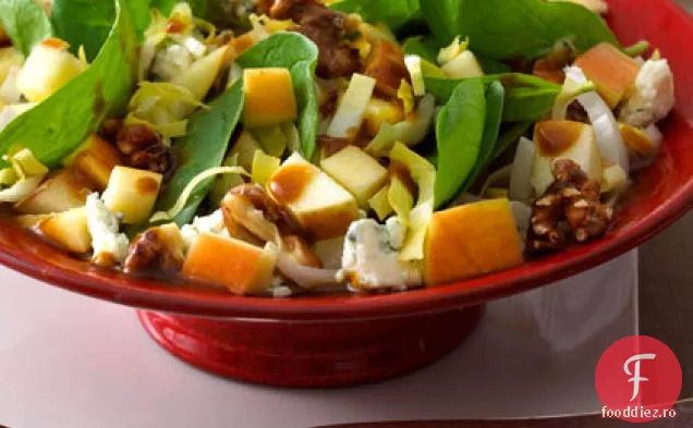 Salată de mere tocată cu vinetă de rodie