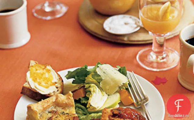 Salată de Escarole de iarnă cu dovlecei și Cheddar