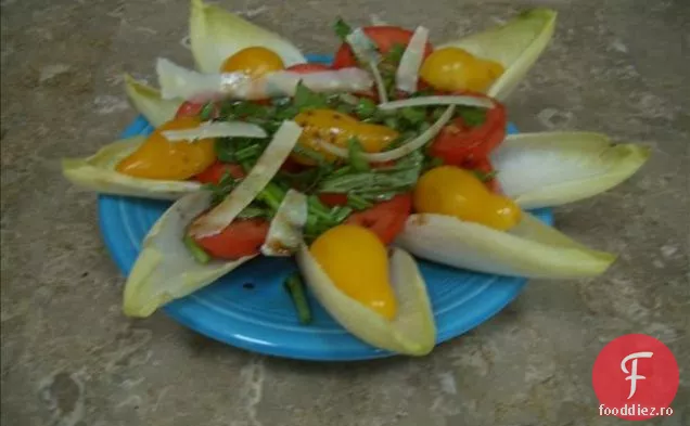 Găini De Vânat Din Cornish Prăjite Cu Umplutură De Fructe Sărate