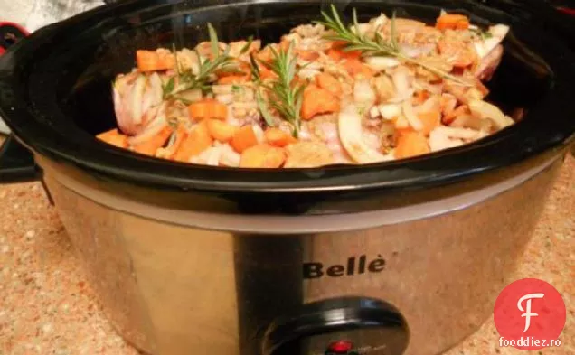 Cozi de miel fierte cu usturoi și rozmarin (Crock Pot)