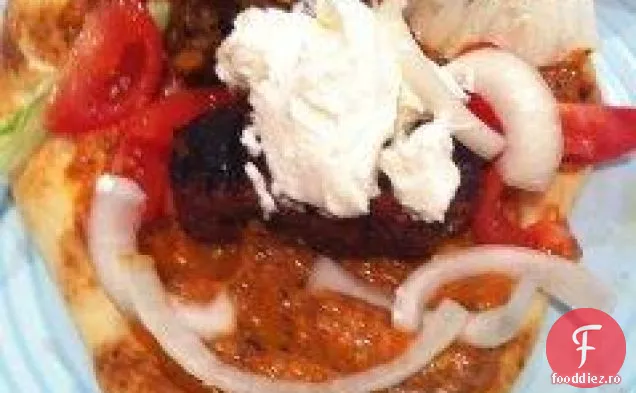 Cevapcici S Ajvarom ( Cârnați De Țară Balcanică)
