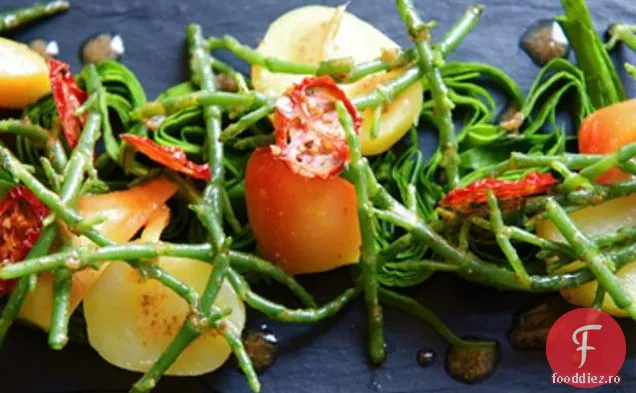 Salată De Sfeclă De Aur Și Samphire Cu Pansament Fierbinte De Slănină