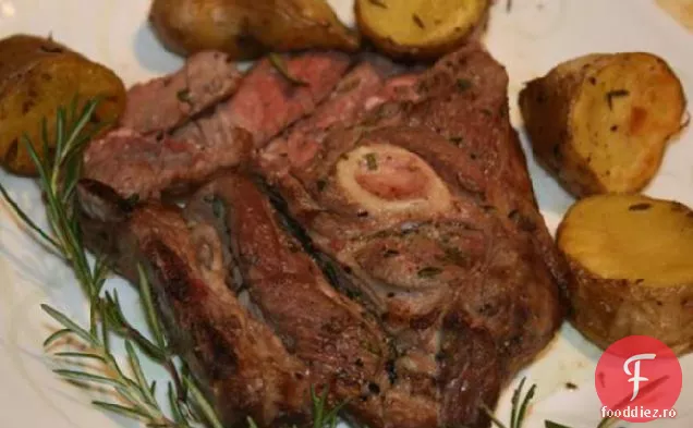 Cotlet De Miel La Umăr La Grătar Cu Marinată De Usturoi-Rozmarin