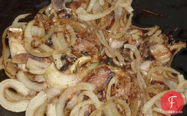 Cotlet de miel fript cu ceapă și sos de Sherry