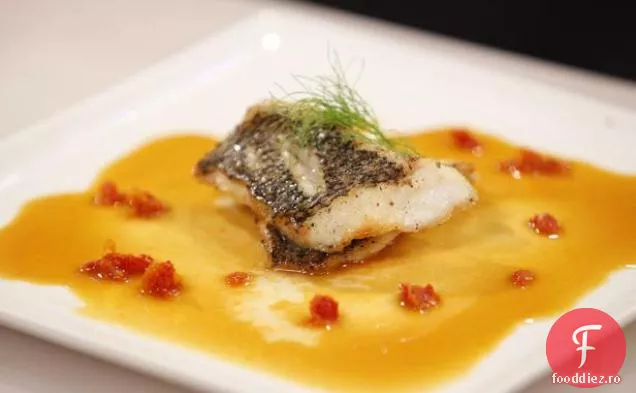 Biban de mare prăjit în bulion de fenicul de roșii