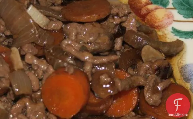 Caserolă Delicioasă De Miel, Rozmarin Și Vin Roșu