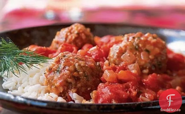 Bulgur și chiftele de miel în sos de roșii