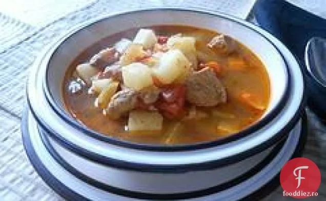 Supă de gulaș-carne de porc sau de miel (J. C. R. L. Vagy Diszno Gulyas)