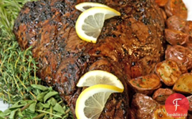 Friptură de miel cu usturoi și ierburi