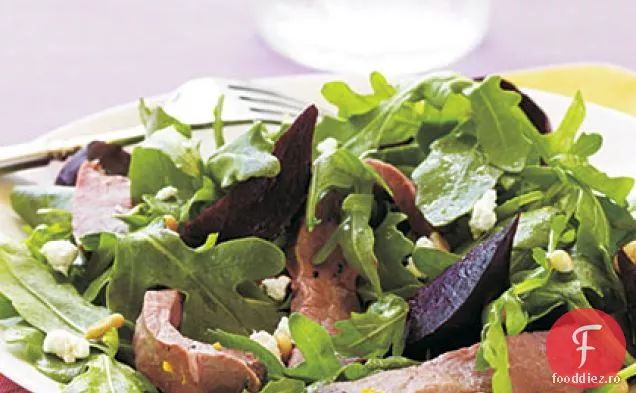 Salată de friptură de vită, sfeclă și rucola cu vinetă portocalie