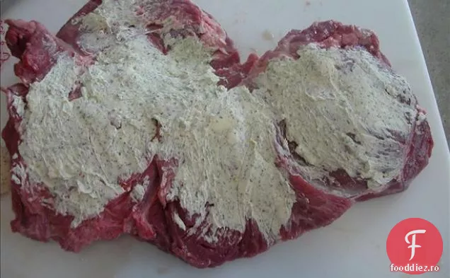 Picior de miel dezosat cu brânză de ierburi