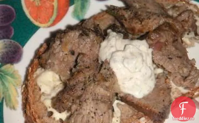 Kebab De Miel Cu Sos De Iaurt De Coriandru