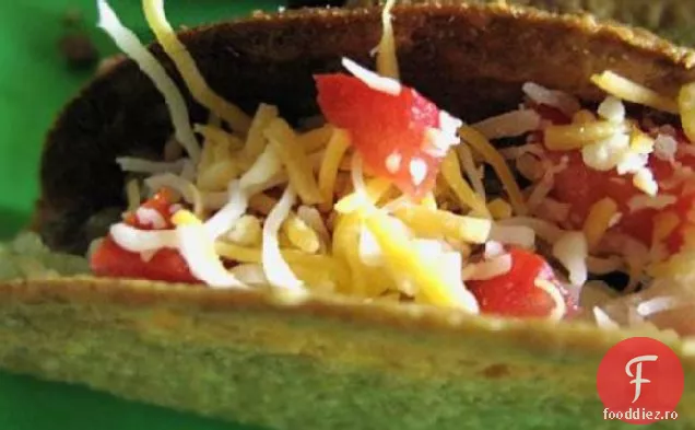 Tacos ușor de pui (cu conținut scăzut de grăsimi dacă alegeți coajă moale peste tare)