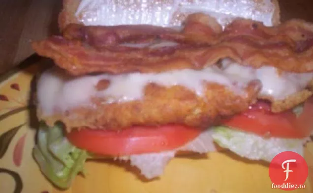 Sandwich Picant Cu Club De Pui