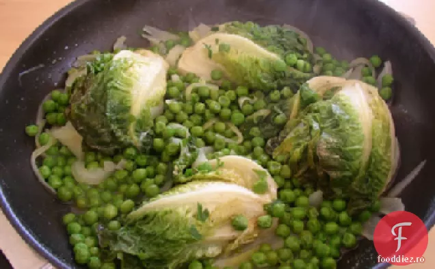 Mazăre cu unt cu salată verde