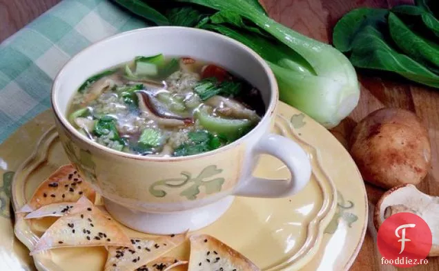 Supă De Pui Cu Ghimbir Cu Baby Bok Choy