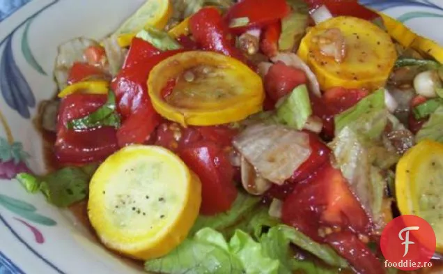 Salată De Dovlecei Cu Roșii-Pattypan