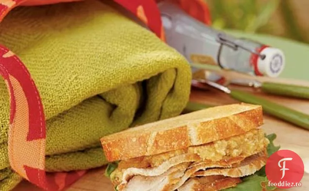 Sandviș cu muschi de porc glazurat cu cidru cu Pesto de nucă