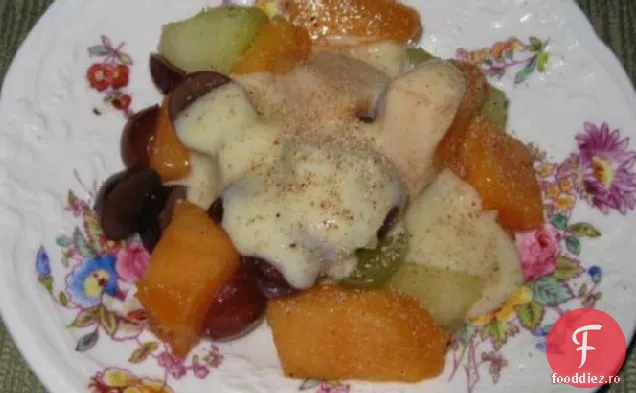 Salată de pepene galben cu pansament cu miere de portocale