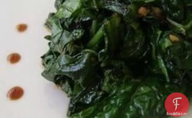 Bok choy picant în sos de usturoi
