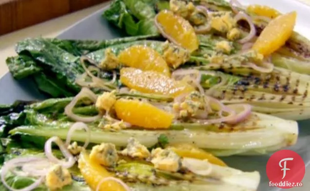 Salată de Romaine la grătar portocaliu și albastru