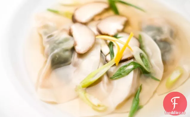 Shiso Înfășurat Bas Găluște În Dashi