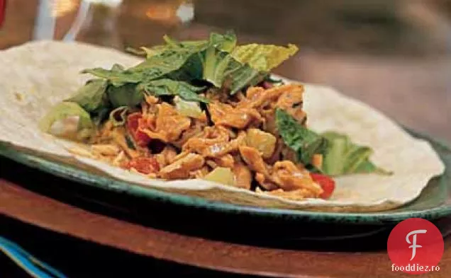 Împachetări Cu Salată De Pui Cu Arahide Cu Ghimbir