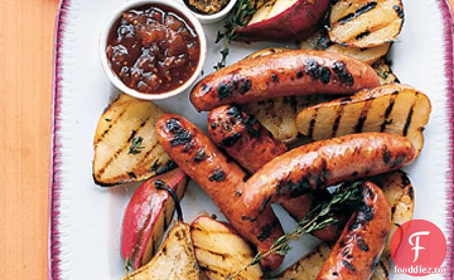 Cârnați de pui la grătar cu pere