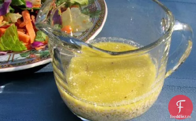 Sos de salată de cimbru și companie