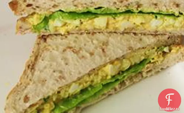 Salată delicioasă de ouă pentru sandvișuri