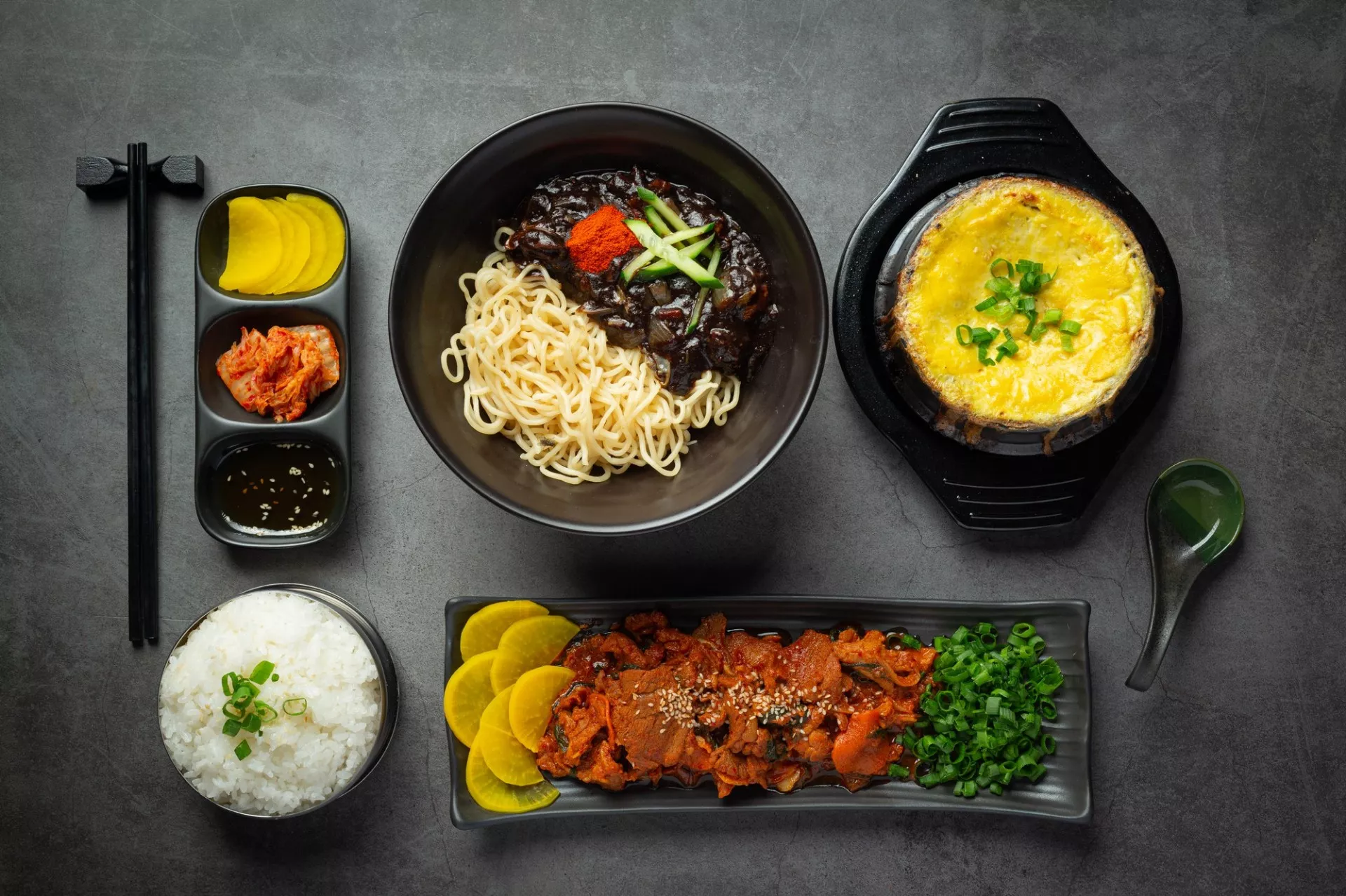 Nouă alimente tradiționale coreene pe care ar trebui să le încercați